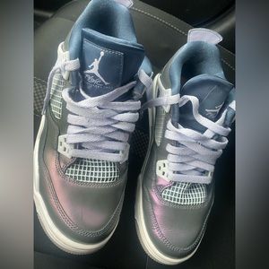 Spring 2019 Collection 
Air Jordan 4 Retro "Monsoon Blue" 7Y BIG KIDS 8W